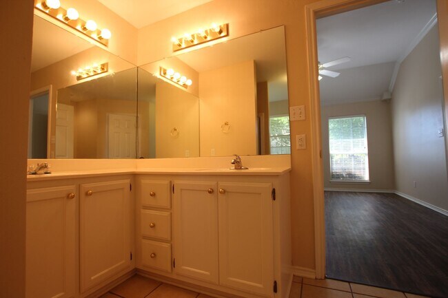 Building Photo - Almost Ready! 3 Bedroom 2 Bath in Whitehouse ISD!