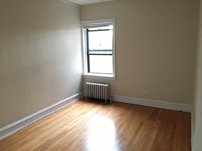 Building Photo - 8005 S Drexel Ave