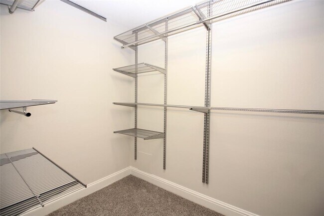 Building Photo - 5503 Medallion Pointe Ct