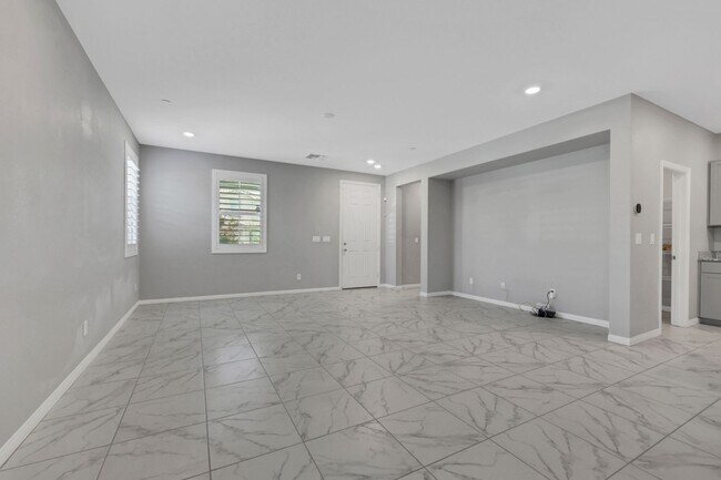 Building Photo - Gorgeous 3 bedroom Inspirada home