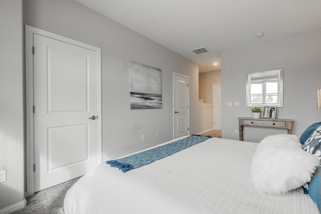 Building Photo - Modern Fremont Townhouse: 3 Beds, 3 Baths ...
