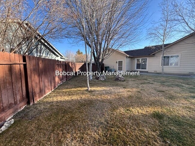 Building Photo - 1054 Camellia Ct