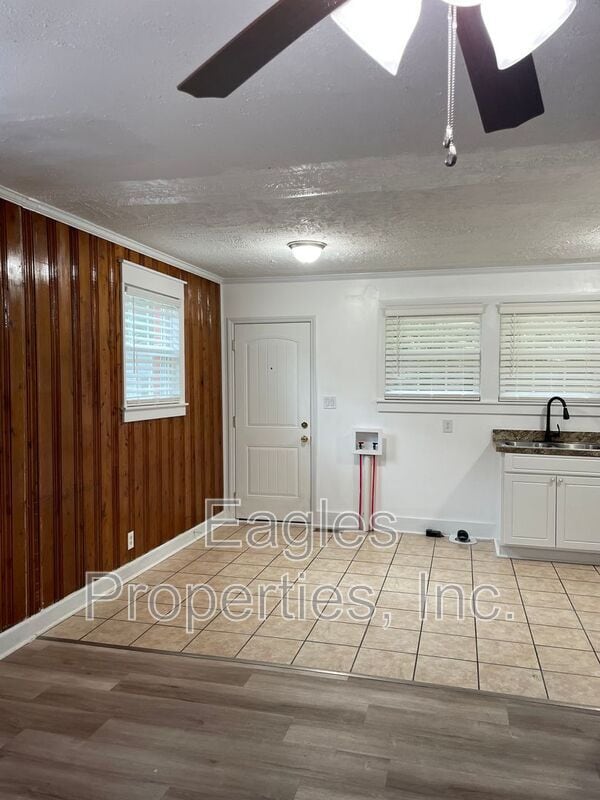 Building Photo - 219 Country Acres Rd