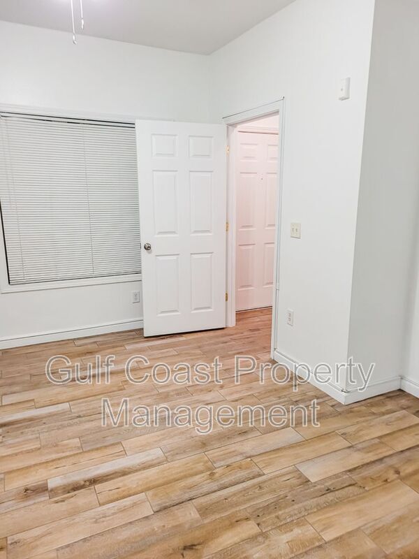 Building Photo - 4802 51st St W