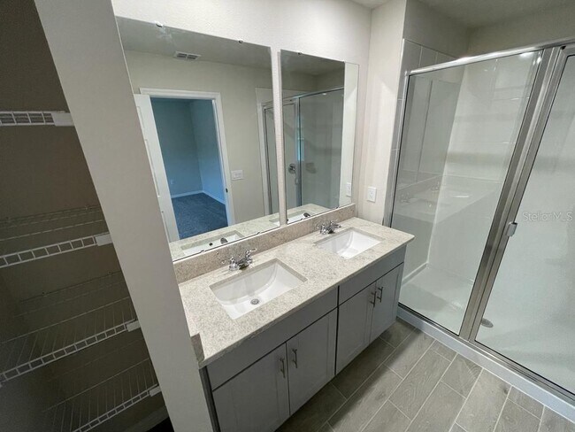 Building Photo - 418 Legacy Lp