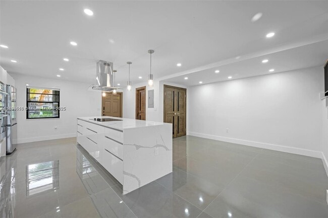 Building Photo - 3807 NE 166th St