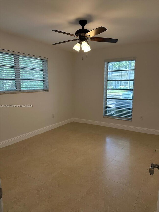 Building Photo - 1130 Cotorro Ave