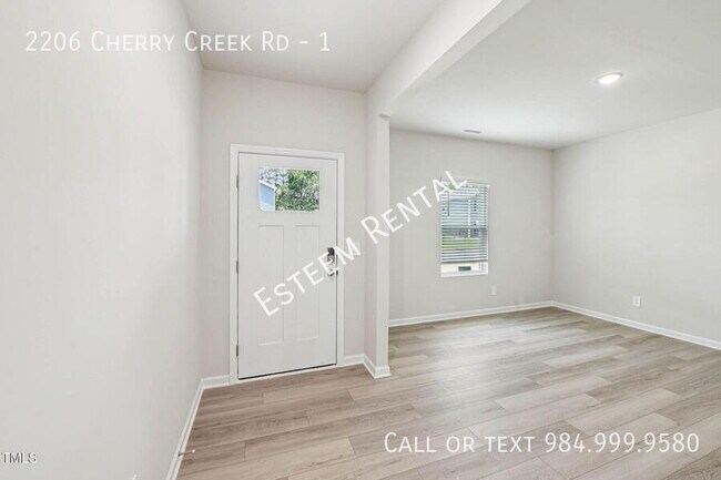Building Photo - 2206 Cherry Crk Rd