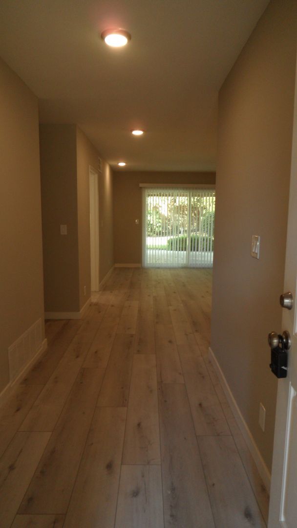 Building Photo - Beautiful Remodeled Single Story 4 BR 2 BA...