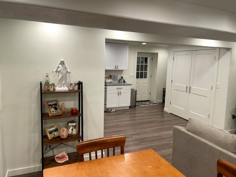 Building Photo - 1221 N 100 E