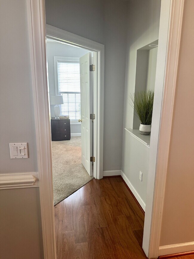 Building Photo - Beautiful 4-Bedroom Home in Desirable Baynard Park! | Hardwood Floors, Corian Countertops & Priva...