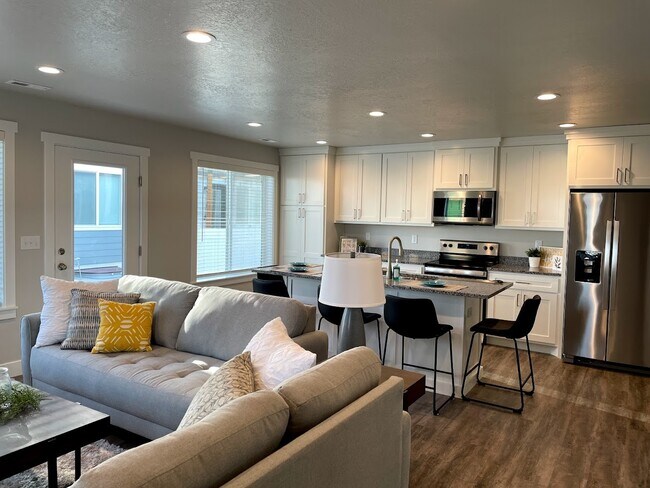 Building Photo - 4067 S 2800 W