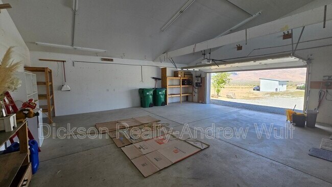 Building Photo - 5800 Peak Rd