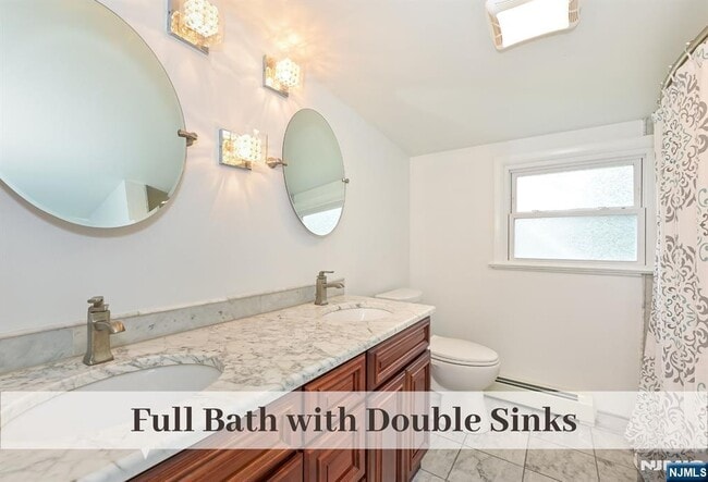 Building Photo - 385 Fern Ave