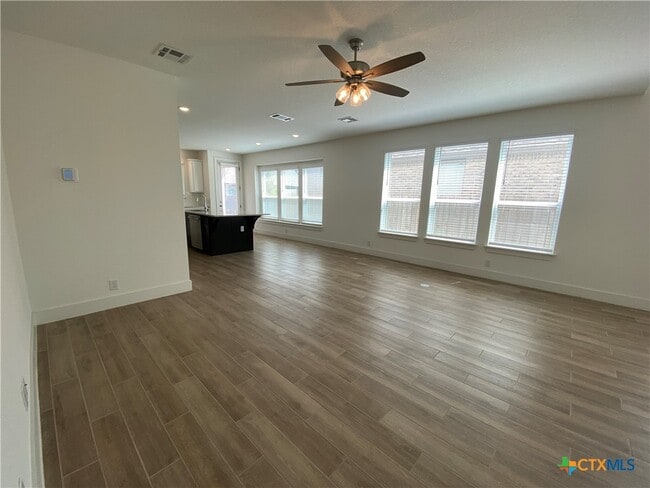 Building Photo - 1048 Easy Gruene