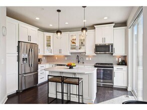 Building Photo - 8329 Goldenrod Ln N