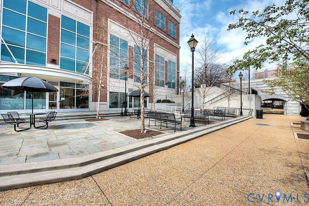 Building Photo - 301 Virginia St