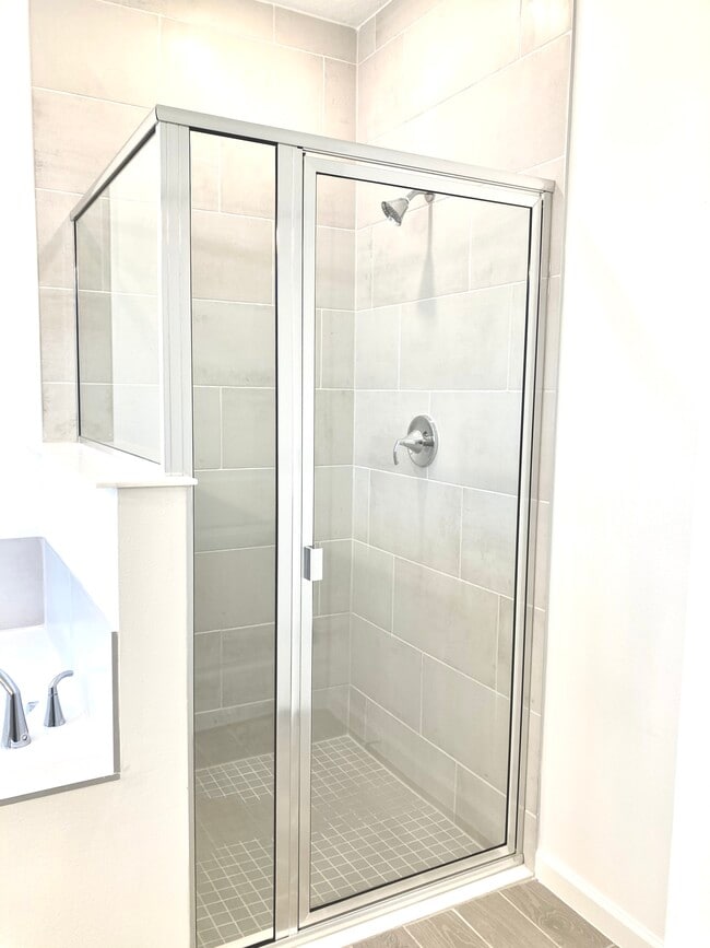 Building Photo - 3511 NE 38th Ln