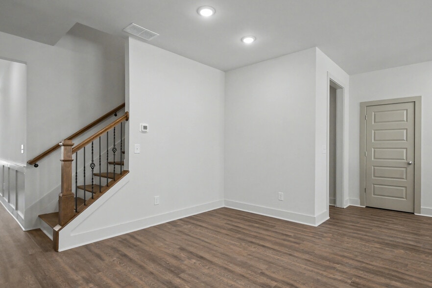 Building Photo - 4237 Fern River Trl