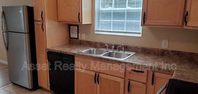 Building Photo - 302 Joel Rd