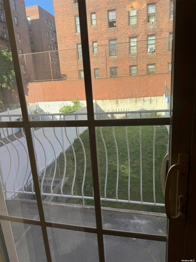 Building Photo - 92-17 190th St