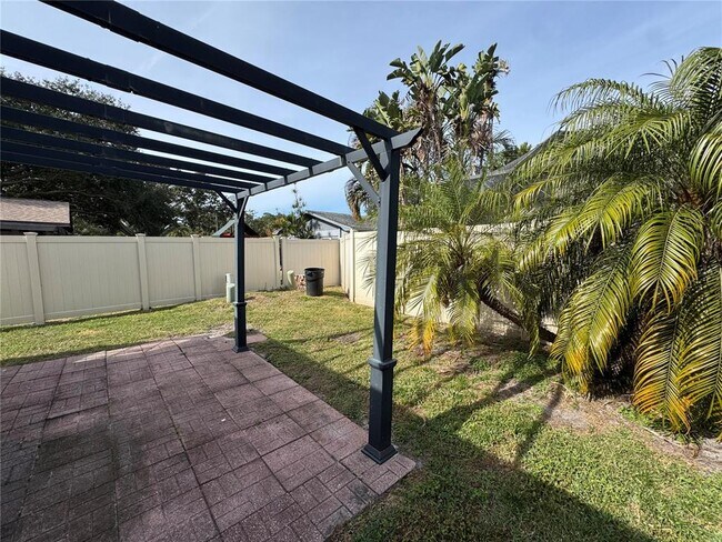 Building Photo - 1902 Briarwood St