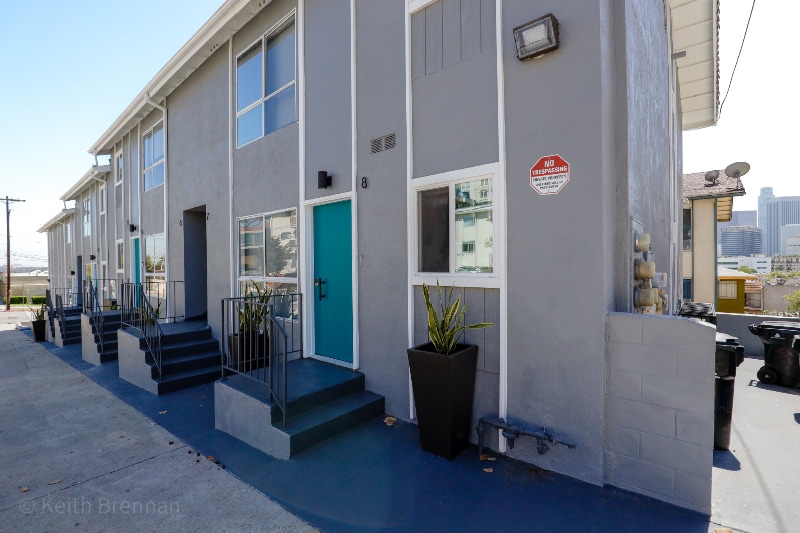 Building Photo - 900 W College St