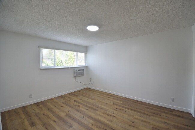 Building Photo - 5440 Quakertown Ave
