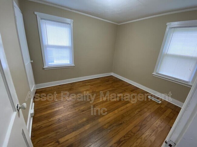 Building Photo - 1818 Price Ave