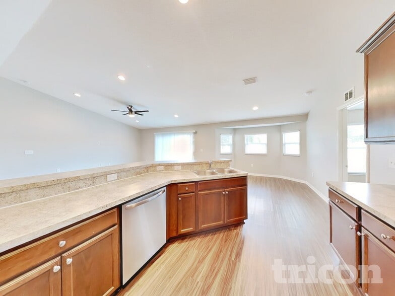 Building Photo - 113 Solis Dr