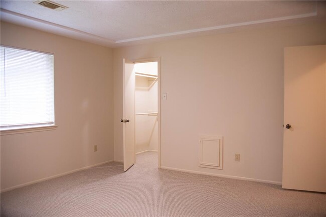 Building Photo - 13214 Ensley Wood Dr