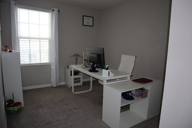 Building Photo - 7022 Grand Elm Dr