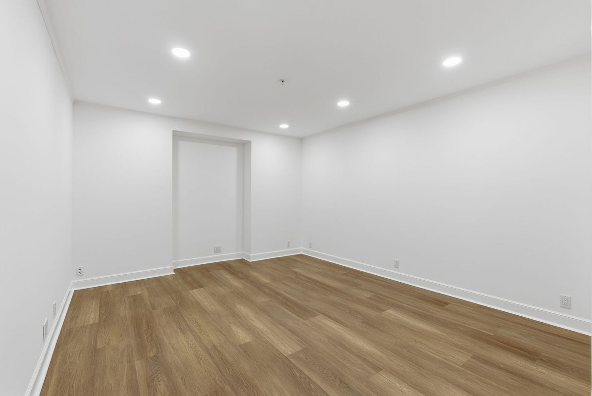 Building Photo - 309 Melrose Ave