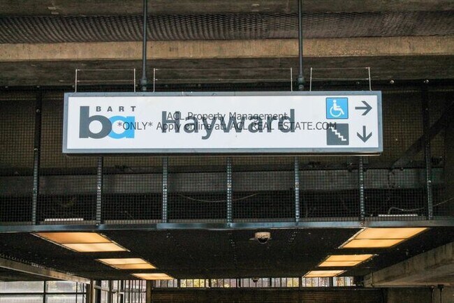 Building Photo - 19799 Kennedy Park Pl