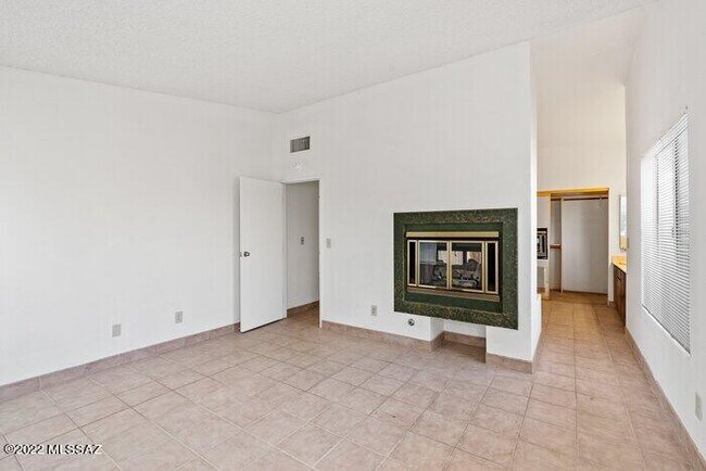 Building Photo - 7221 S Camino Alegre