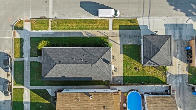 Building Photo - 3353 N Ozanam Ave