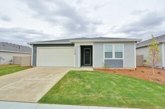 Building Photo - 11138 Overhang St