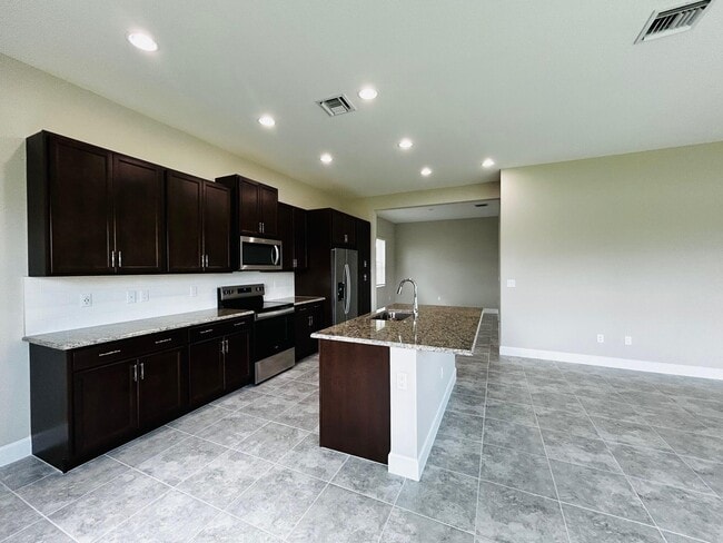 Building Photo - 5468 Pecan Dr