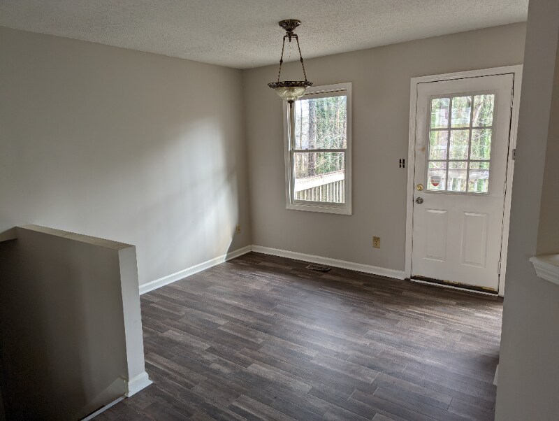 Building Photo - 7680 Mountain Creek Way
