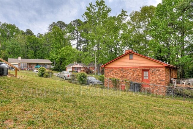 Building Photo - 2314 Rutherford Ave