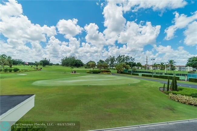 Building Photo - 9220 S Hollybrook Lake Dr