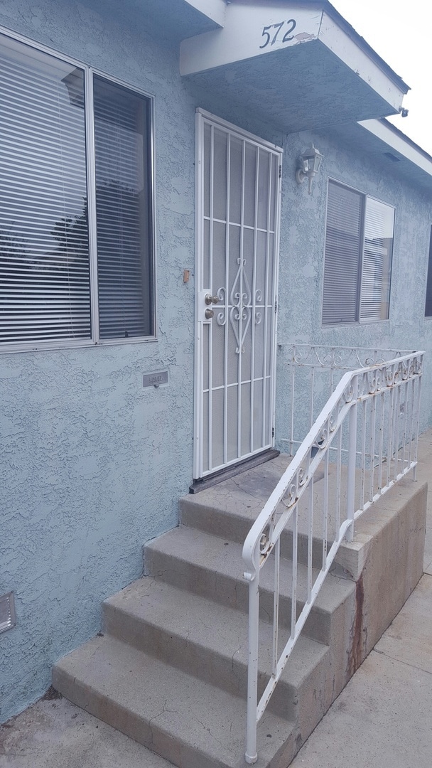 Building Photo - 570-574 W. 18th Street