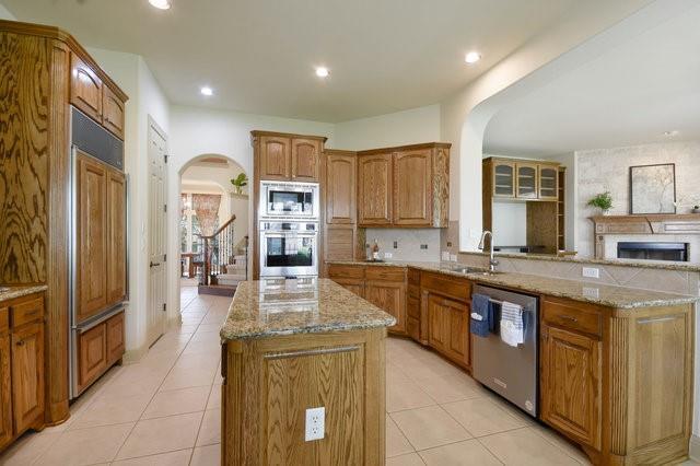 Building Photo - 9900 Tree Bend Cove