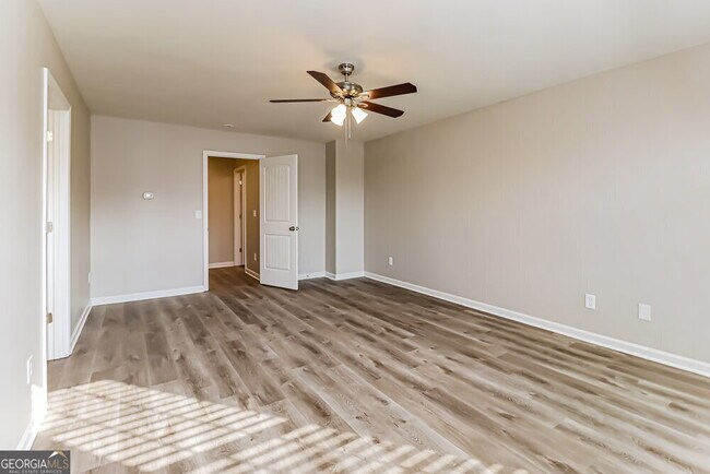 Building Photo - 207 Shaker Hollow Dr