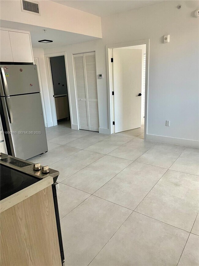 Building Photo - 1547 NW 2nd St