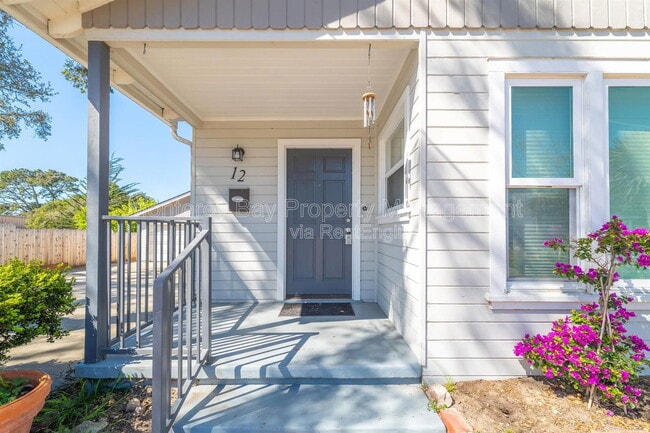 Building Photo - 12 Lilac St