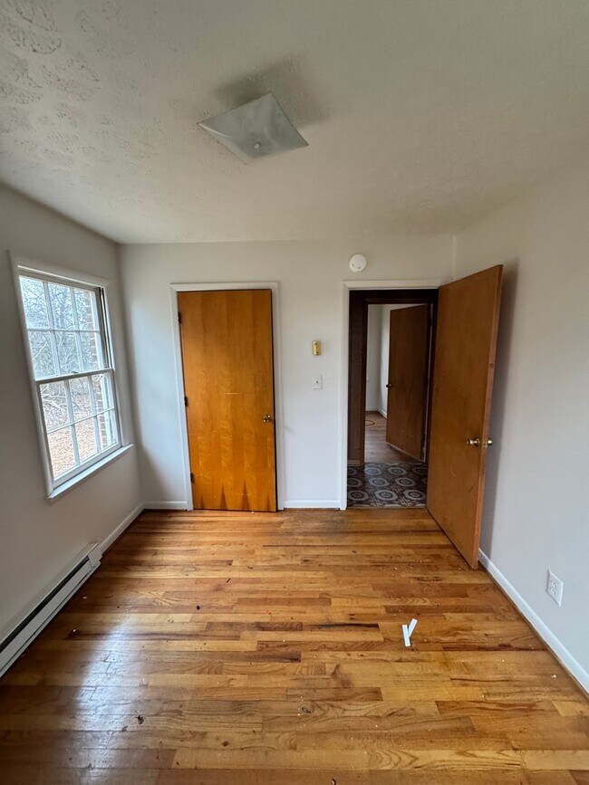 Building Photo - 2 bedroom / 1 office / 1 bathroom in Shelby, NC