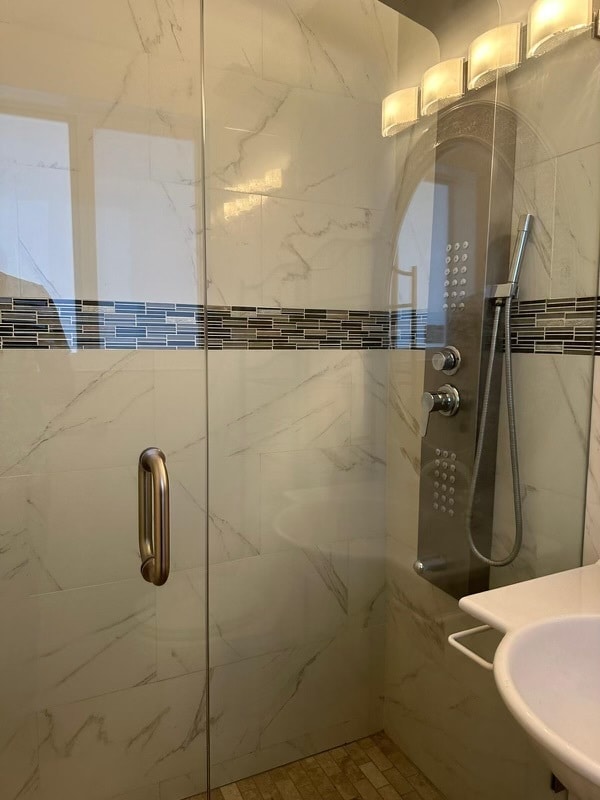 Building Photo - 11025 N Bayshore Dr