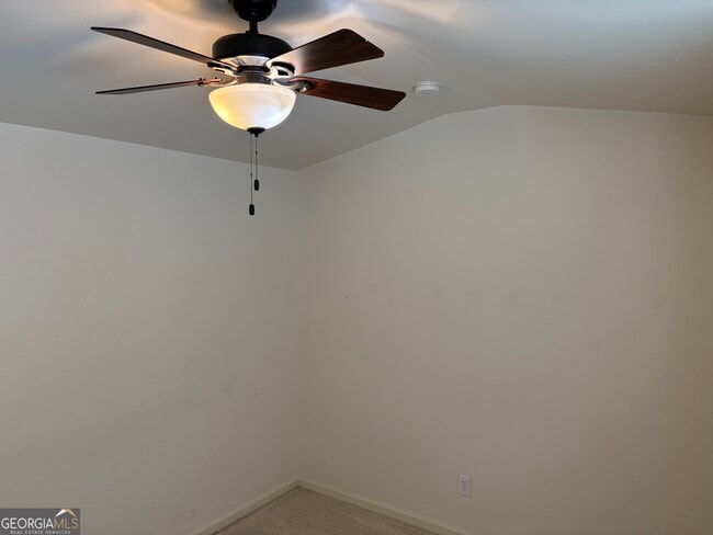Building Photo - 2245 Knoxhill View