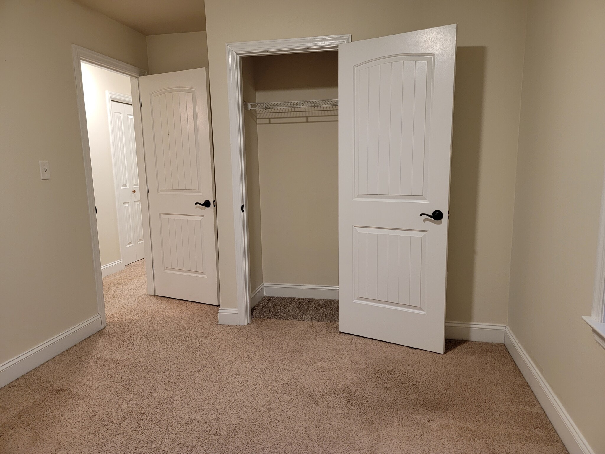 Building Photo - 143 Cedarwood Dr